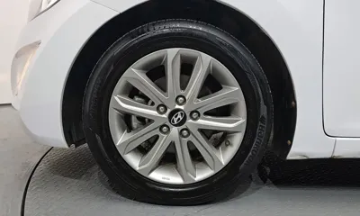 Hyundai Avante 2014, 125123 км, за 4296.67 USD
