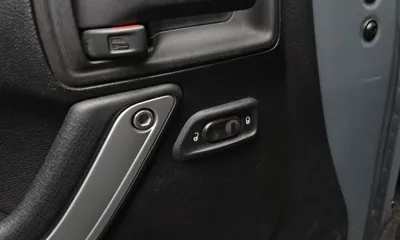 Jeep Wrangler 2015, 205439 км, за 9183.41 USD - фото 18