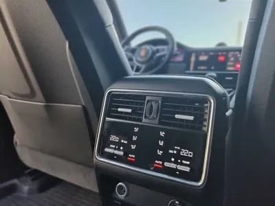 Porsche Cayenne 2021, 71000 км, за 63972.77 USD - фото 22
