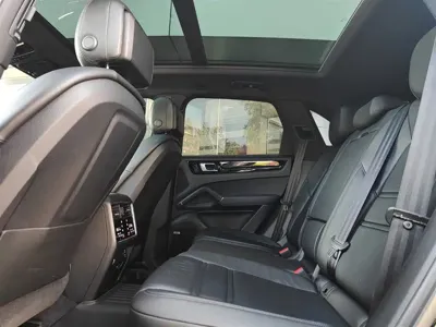 Porsche Cayenne 2021, 71000 км, за 63972.77 USD - фото 24