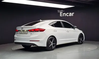 Hyundai Avante 2017, 96501 км, за 5761.58 USD