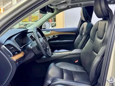Volvo XC90 2016, 117000 км, за 21629.88 USD