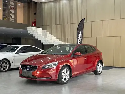 Volvo V40 · 2016 год