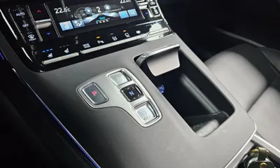 Hyundai Grandeur 2023, 31919 км, за 19450.97 USD - фото 9