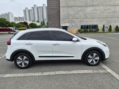 Kia Niro 2018, 123162 км, за 7271.29 USD