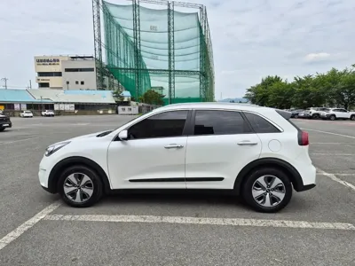 Kia Niro 2018, 123162 км, за 7220.69 USD - фото 7