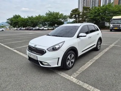 Kia Niro 2018, 123162 км, за 7220.69 USD - фото 8