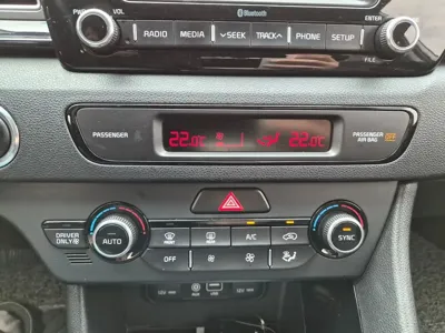 Kia Niro 2018, 123162 км, за 7220.69 USD - фото 17