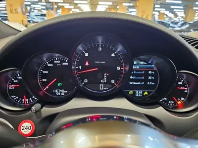 Porsche Cayenne 2017, 116742 км, за 21972.3 USD - фото 8