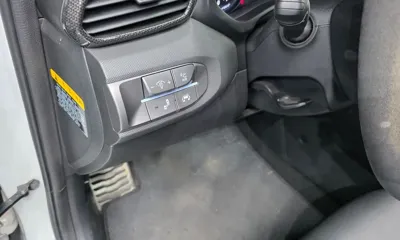 Hyundai Veloster 2019, 39292 км, за 13609.42 USD - фото 17