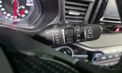 Hyundai Veloster 2019, 39292 км, за 13609.42 USD - фото 19