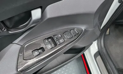 Hyundai Veloster 2019, 39292 км, за 13609.42 USD - фото 27