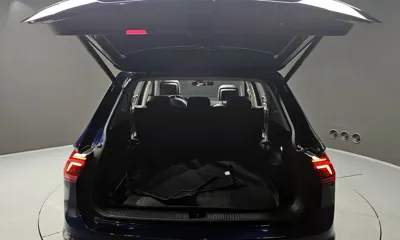 Volkswagen Tiguan 2023, 8461 км, за 22252.86 USD - фото 20
