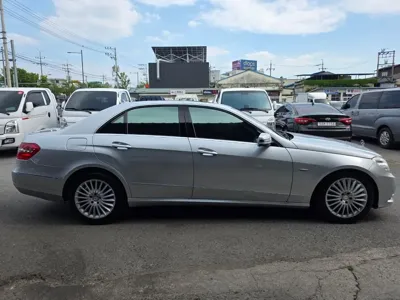 Mercedes-Benz E-Class 2011, 115500 км, за 3896.7 USD