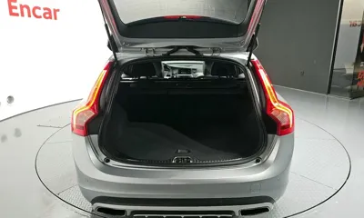 Volvo V60 2016, 101812 км, за 8543.81 USD - фото 20