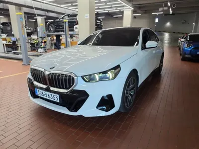 BMW 5-Series · 2026 год
