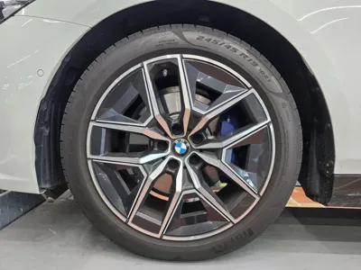 BMW 5-Series 2026, 4099 км, за 41959.44 USD