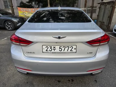 Hyundai Genesis 2014, 145000 км, за 5616.12 USD