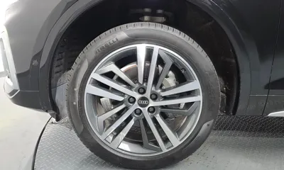 Audi Q5 2021, 43258 км, за 27259.58 USD