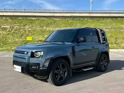 Land Rover Defender · 2022 год