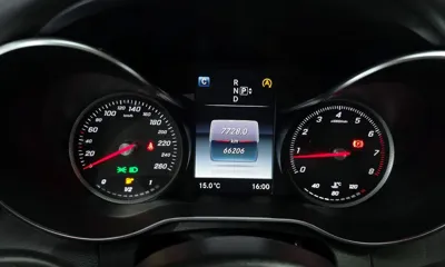 Mercedes-Benz C-Class 2015, 66206 км, за 9327.37 USD - фото 8