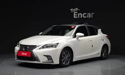 Lexus CT200h · 2019 год