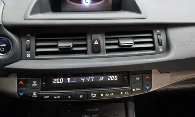 Lexus CT200h 2019, 124975 км, за 10814.34 USD - фото 17