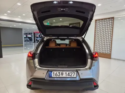 Lexus UX 2024, 8537 км, за 27826.34 USD