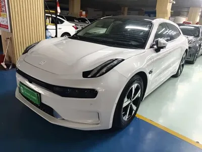 Zeekr 001 2023, 62300 км, за 21320.95 USD