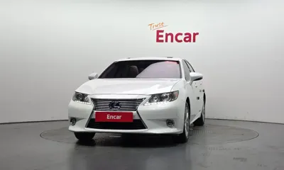 Lexus ES 2015, 118801 км, за 11270.36 USD