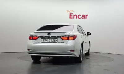 Lexus ES 2015, 118801 км, за 11270.36 USD