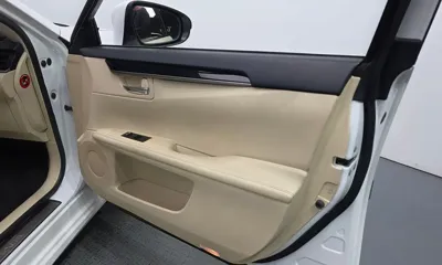 Lexus ES 2015, 118801 км, за 11270.36 USD - фото 24