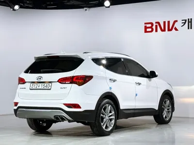 Hyundai Santafe 2016, 177323 км, за 6381.45 USD