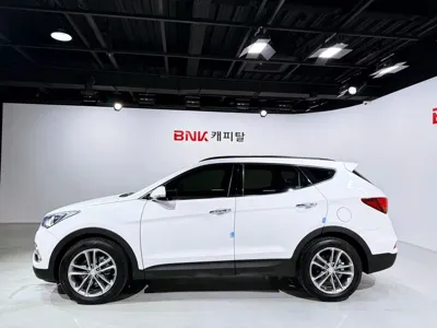 Hyundai Santafe 2016, 177323 км, за 6381.45 USD