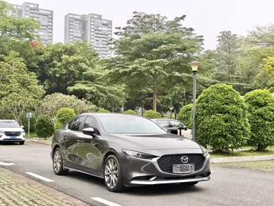 Mazda 3 Axela 2022, 90000 км, за 8460.7 USD