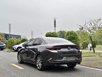 Mazda 3 Axela 2022, 90000 км, за 8460.7 USD