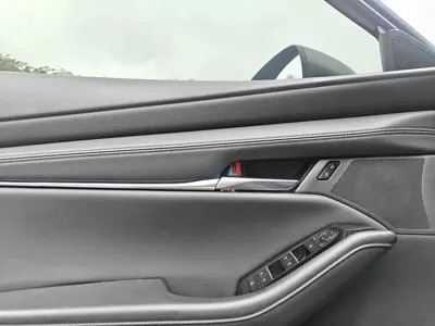 Mazda 3 Axela 2022, 90000 км, за 8460.7 USD - фото 10