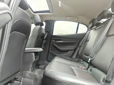 Mazda 3 Axela 2022, 90000 км, за 8460.7 USD - фото 15