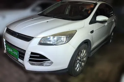 Ford Kuga · 2015 год