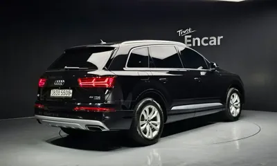 Audi Q7 2019, 55883 км, за 22252.86 USD