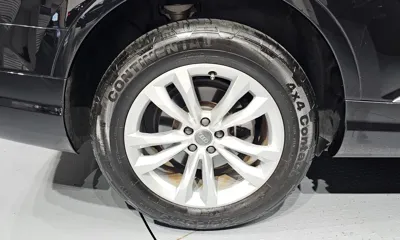 Audi Q7 2019, 55883 км, за 22252.86 USD