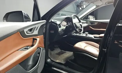Audi Q7 2019, 55883 км, за 22252.86 USD - фото 10