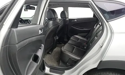 Hyundai Tucson 2017, 88569 км, за 8205.33 USD - фото 20