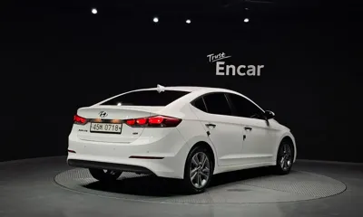Hyundai Avante 2017, 29020 км, за 9114.01 USD