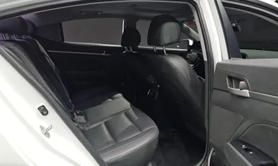 Hyundai Avante 2017, 29020 км, за 9114.01 USD - фото 11