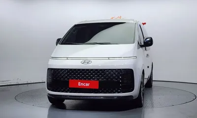 Hyundai Staria 2023, 131026 км, за 17071.72 USD