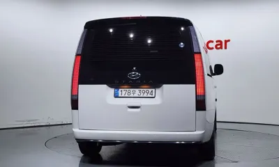 Hyundai Staria 2023, 131026 км, за 17071.72 USD