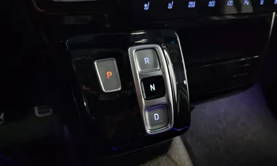 Hyundai Staria 2023, 131026 км, за 17071.72 USD - фото 9
