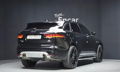 Jaguar F-Pace 2017, 84289 км, за 12046.62 USD