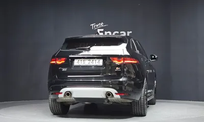 Jaguar F-Pace 2017, 84289 км, за 12046.62 USD